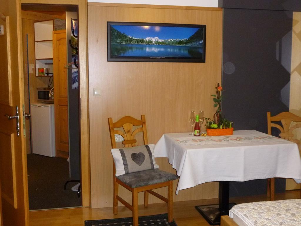 Ferienwohnungen Hauser Waidring Ruang foto