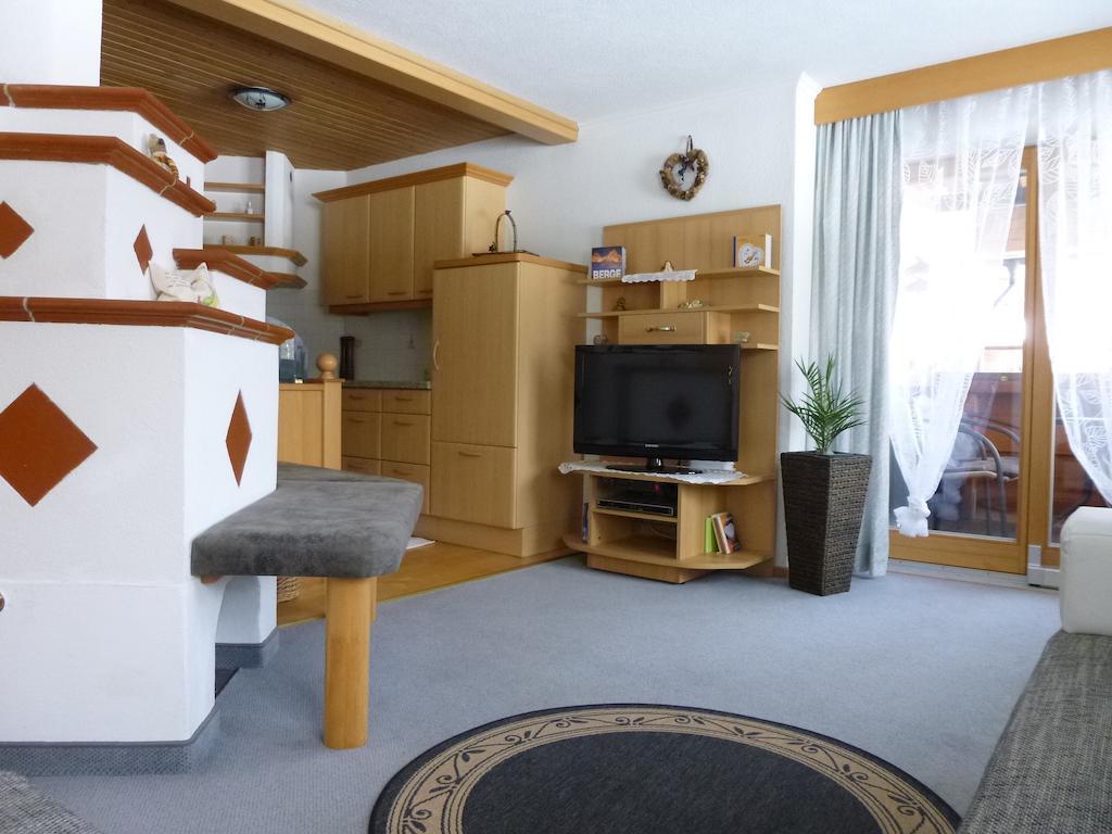 Ferienwohnungen Hauser Waidring Ruang foto